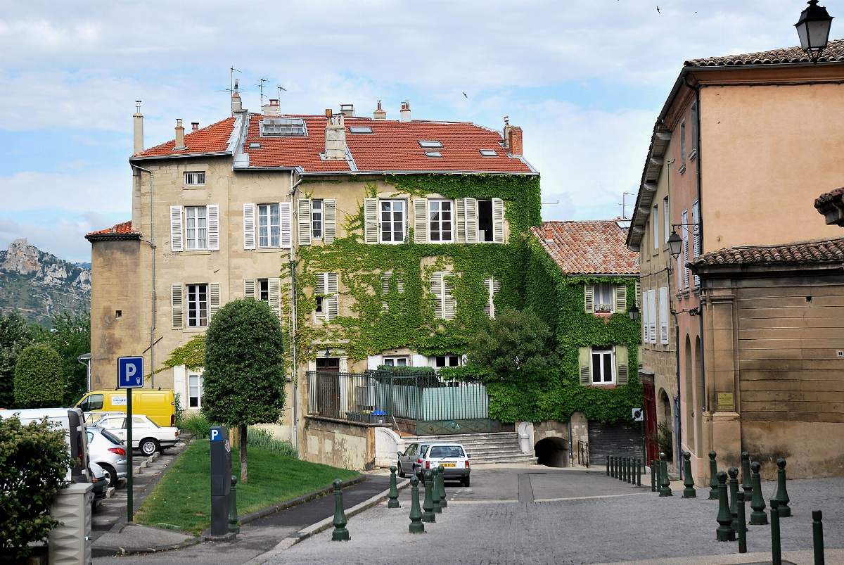La côte des Chapeliers, une des montées du vieux Valence
