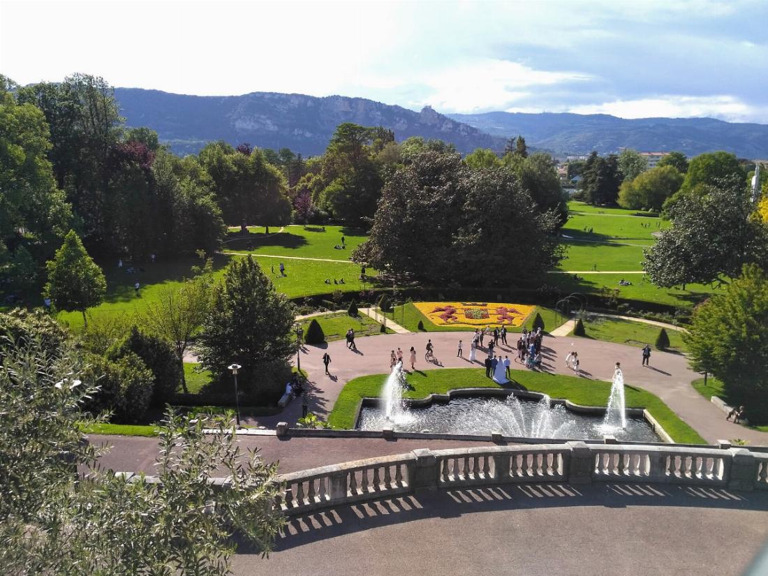Le parc Jouvet à Valence au mois de mai