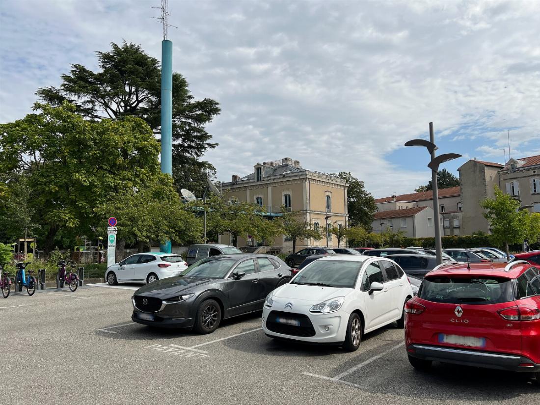 Le parking du Clos Saint-Victor à Valence