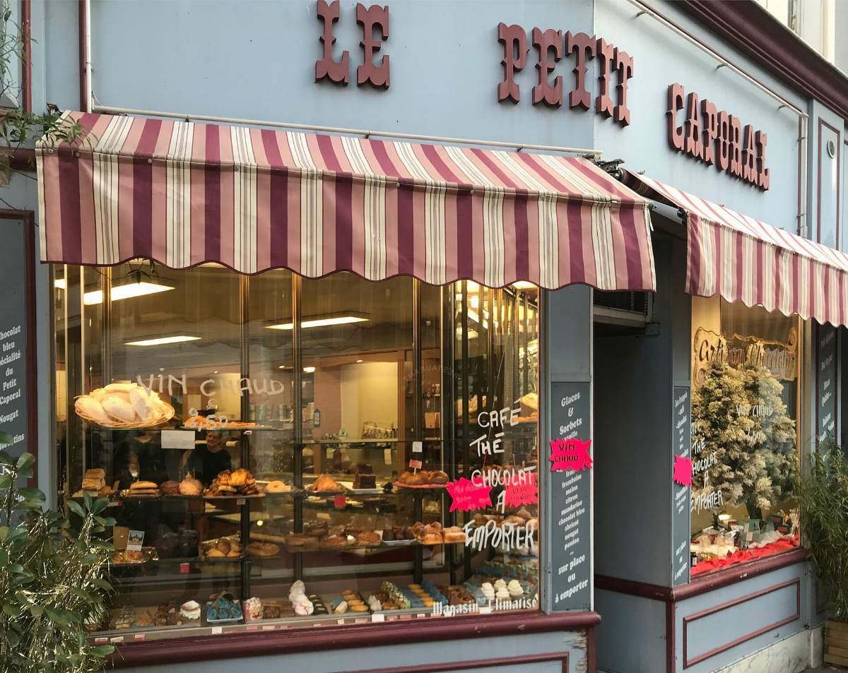 La devanture de la pâtisserie Le Petit Caporal dans la Grande Rue à Valence