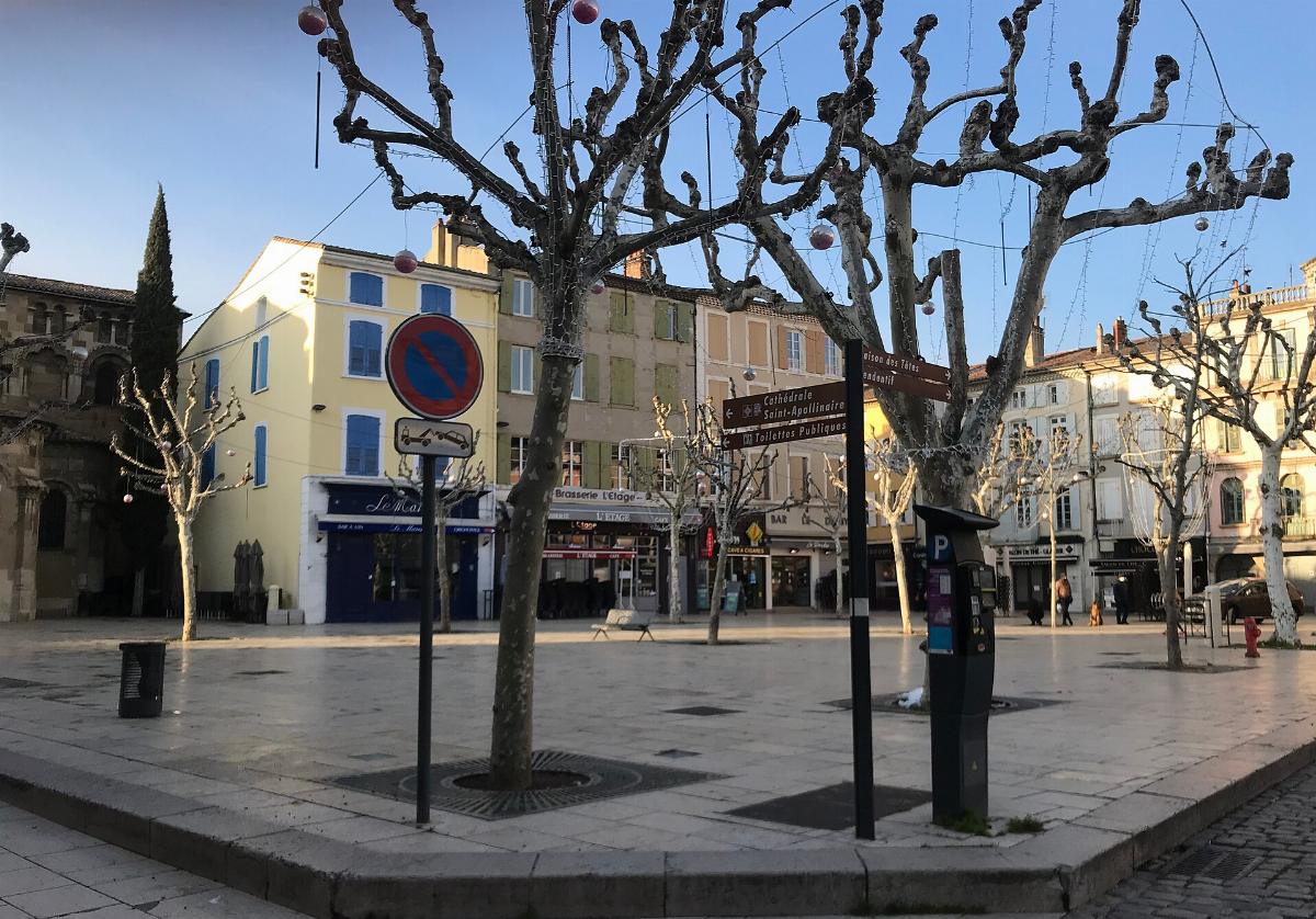 La place des Clercs à Valence, hors jour de marché